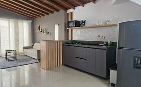 302 Apartamento Completo en Medellín